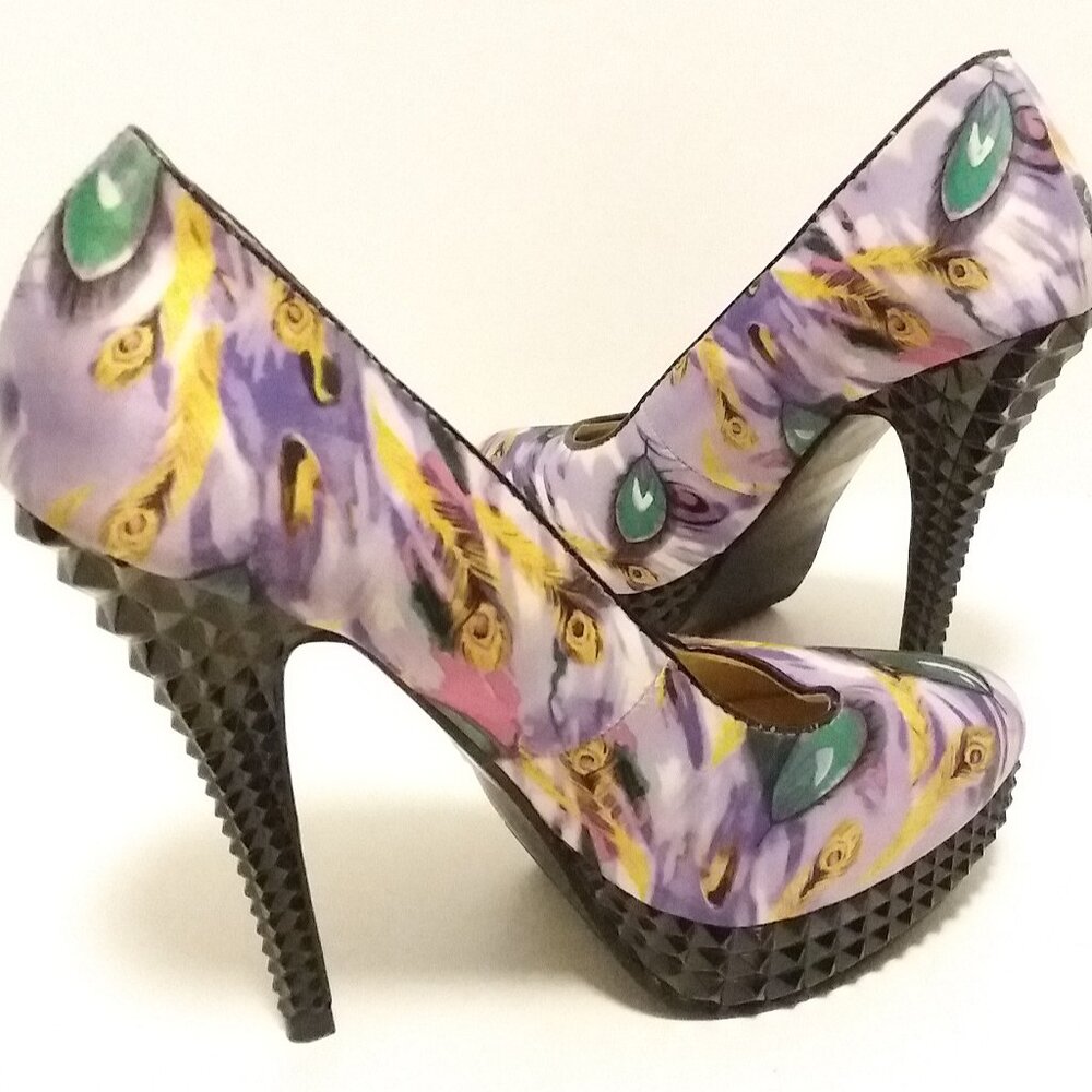 Wild Rose Size 6.5 Women's Purple Green Peacock Feather Print Pumps 5 Inch Heels